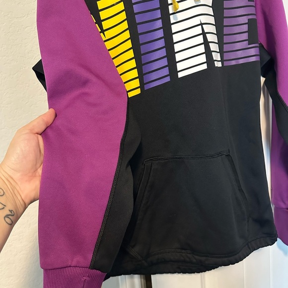 Nike Therma Fit Woman's Size M Black Purple Pullover Hoodie Comfy Sweater Pocket - Picture 2 of 13